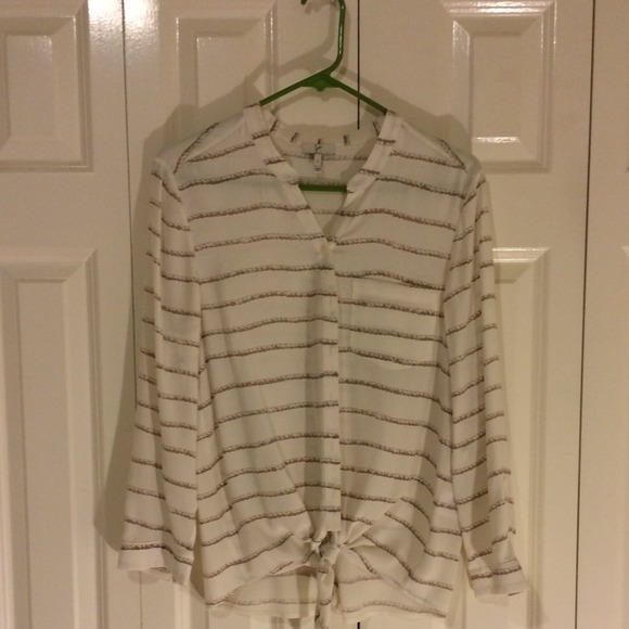 ❌Sold in bundle ❌ Joie tie front rope print shirt - Picture 2 of 3