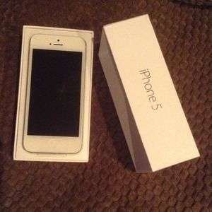 --SOLD--Brand NEW iPhone 5 64 GB Verizon WHITE