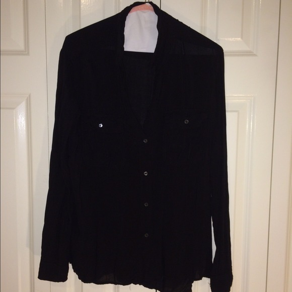 X sold in bundle x James Perse black top - Picture 2 of 2