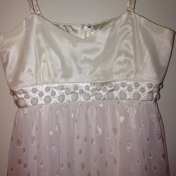 Dress - Picture 2 of 4