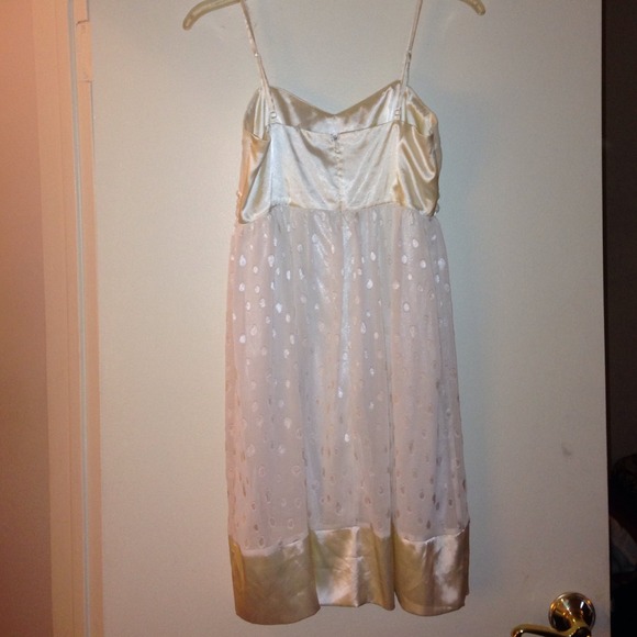 Dress - Picture 3 of 4