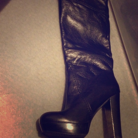 Black crinkled. Patent leather.