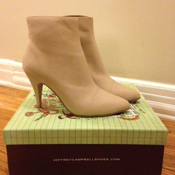 🚫Jeffrey Campbell Booties🚫SOLD