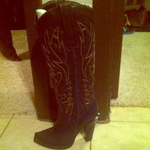 SOLD Sexy tall cowgirl boots
