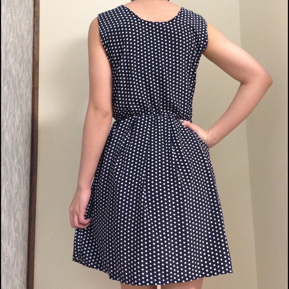 Dress - Picture 2 of 4