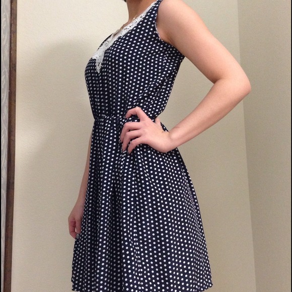 Dress - Picture 3 of 4