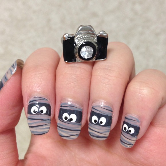 Ring - Picture 2 of 2