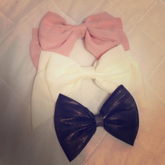 Hair accessories - Picture 1 of 4