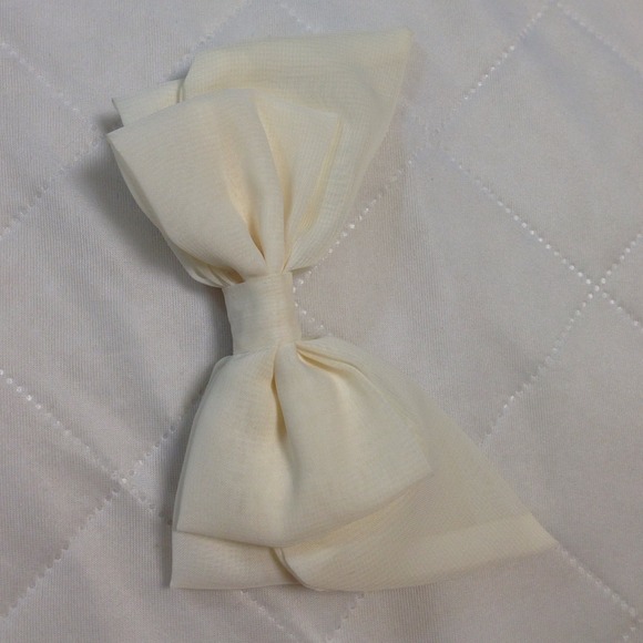 Hair accessories - Picture 3 of 4