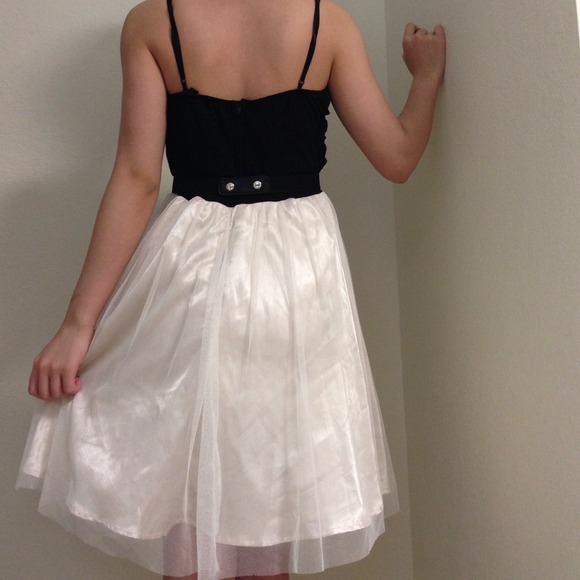 Dress - Picture 3 of 3