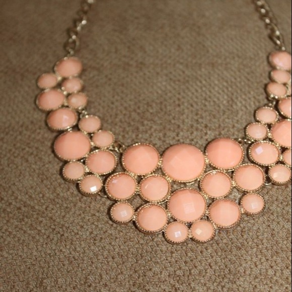 Pink cute necklace 👌💕 no trades - Picture 1 of 3