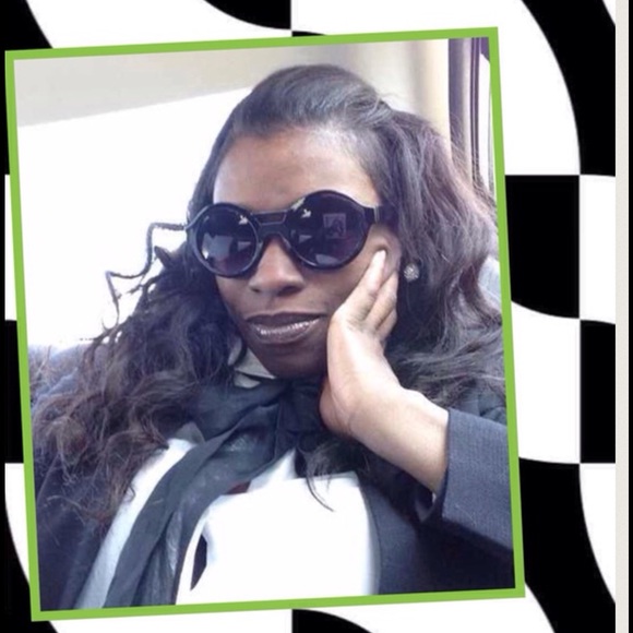 Meet Your Posher - Picture 4 of 4