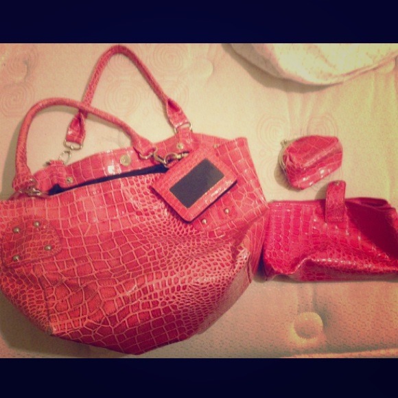 Pink handbag set