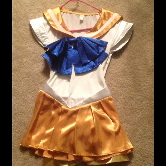 Medium Sailor Venus Cosplay Costume