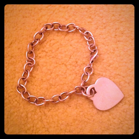 STERLING SILVER HEART BRACELET