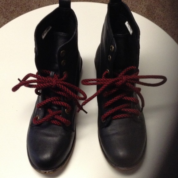 DL Black Booties