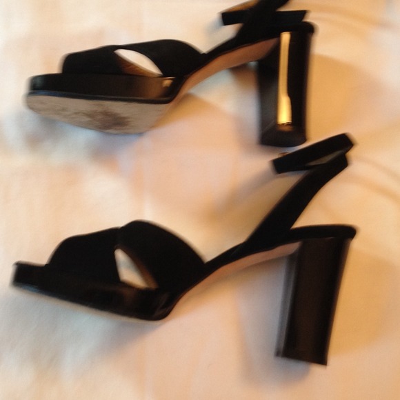 YSL! Black suede ankle strap sandal - Picture 3 of 4