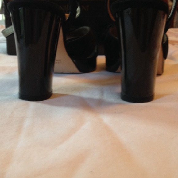 YSL! Black suede ankle strap sandal - Picture 4 of 4