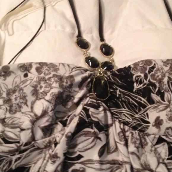 Cute Strapless dress with attached necklace.