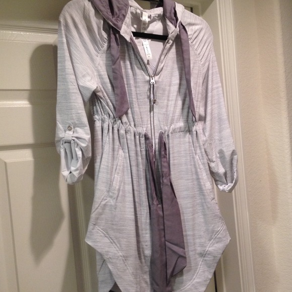**SOLD** Lululemon lightweight Heather Grey Jacket