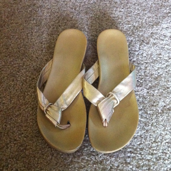 GOLD SANDALS
