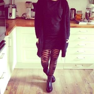 ✖️hold✖️Black and Grey Cardigan