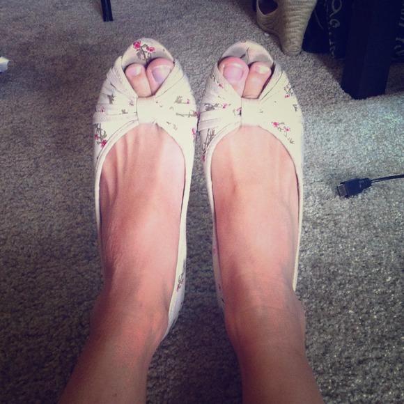 FLORAL BEIGE PEEP TOE FLATS