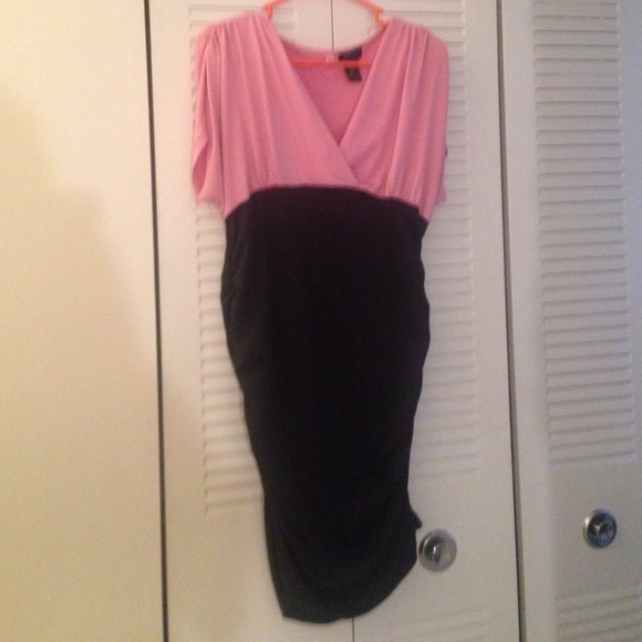 🚫SOLD🚫Pink & Black stretchy dress