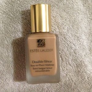 Estée Lauder Double Wear Liquid Foundation