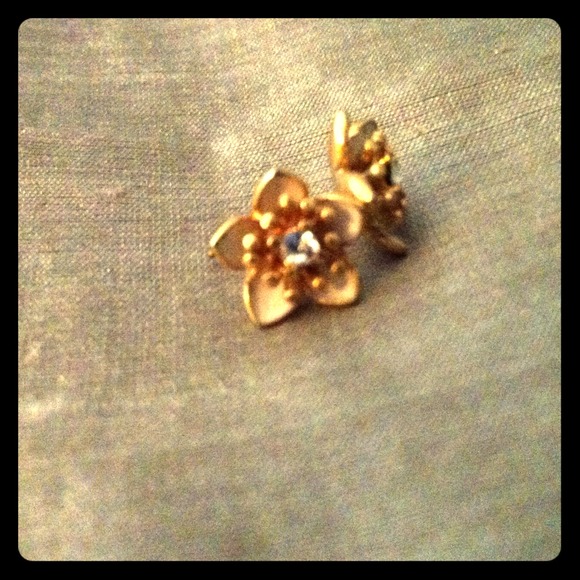 Juicy couture white enamel flower earrings