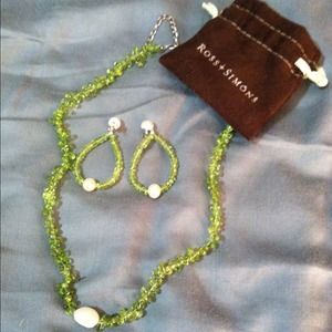 Real peridot and pearl necklace/earring set