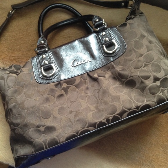 Beautiful Brown Coach Signature Handbag