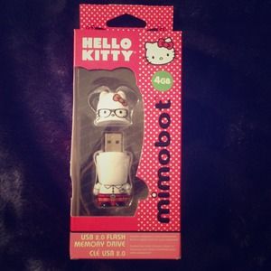 Hello Kitty 4GB Flash Drive