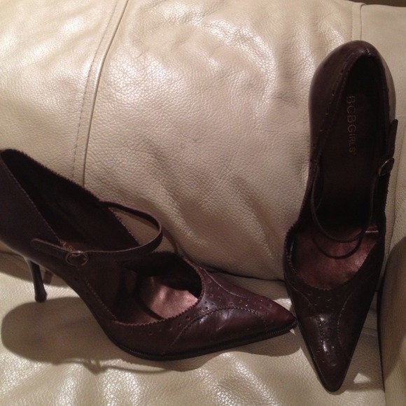 BCBG PUMPS!!!