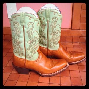 🚫SOLD🚫Ariat Boots