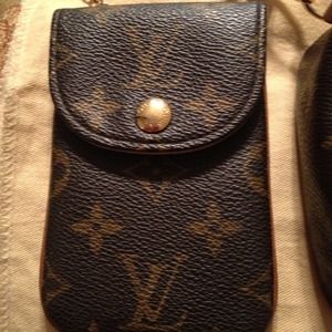 louis vuitton phone purse