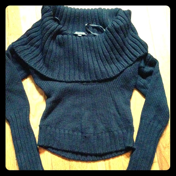 💲CLOSEOUT SALE💲Bebe Cowl Neck Sweater