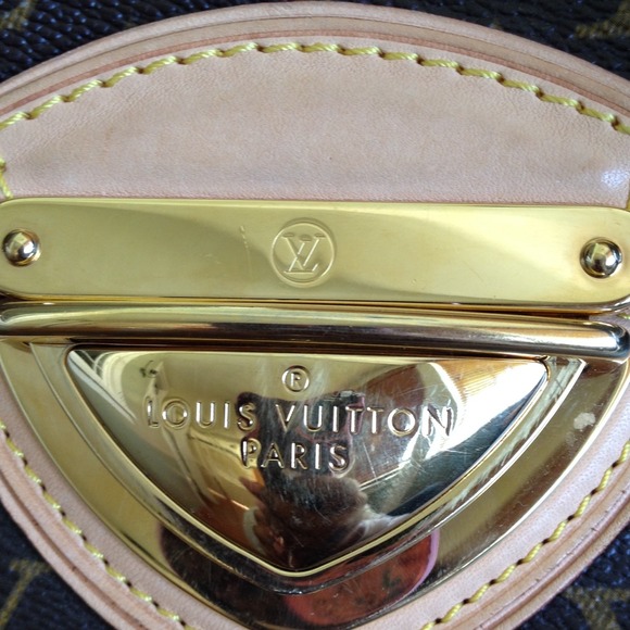 ✋🚨ITEM SOLD🚨✋ Authentic Louis Vuitton handbag - Picture 2 of 4