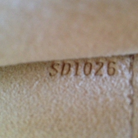 ✋🚨ITEM SOLD🚨✋ Authentic Louis Vuitton handbag - Picture 3 of 4