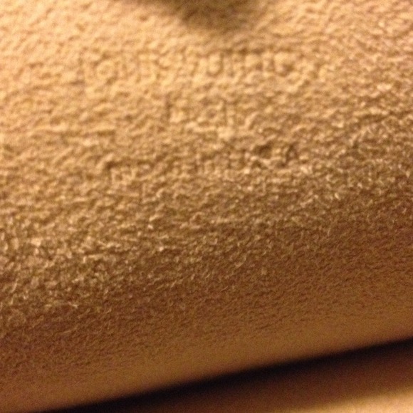 ✋🚨ITEM SOLD🚨✋ Authentic Louis Vuitton handbag - Picture 4 of 4