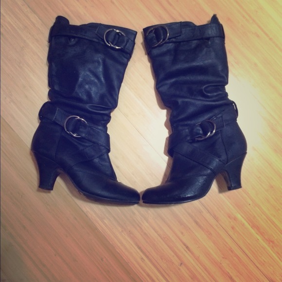 Mid calf faux leather boots