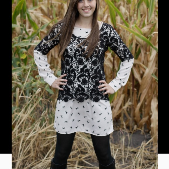 Black or ivory lace/crochet top