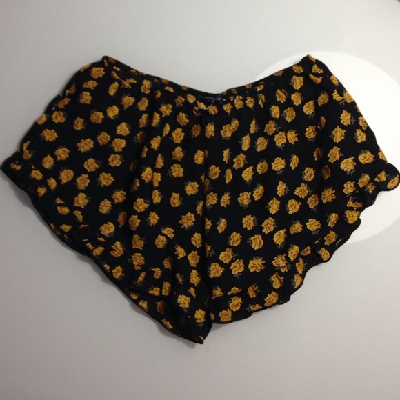 ❌SOLD Brandy melville floral vodis