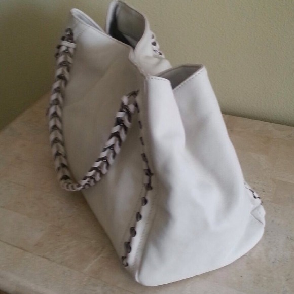 Chanel authentic white tote bag!!!💋💋💋💋 - Picture 4 of 4