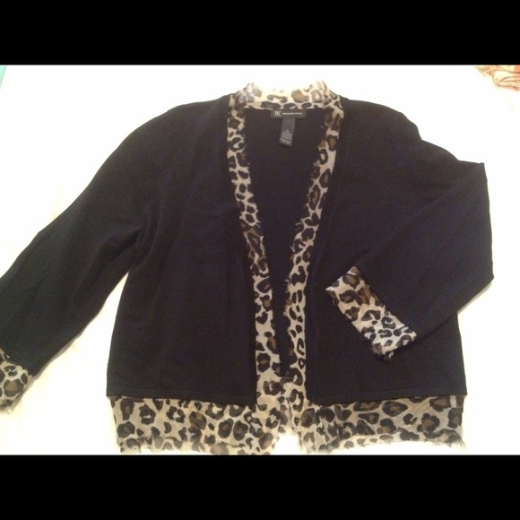 👏SOLD👏INC leopard sweater sz xl