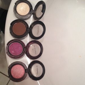 12 MAC eyeshadows