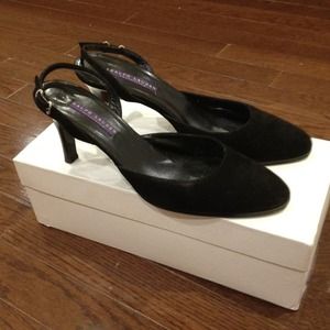 ❌⭕️❌⭕️SOLD❌⭕️❌⭕️Black velvet sling backs