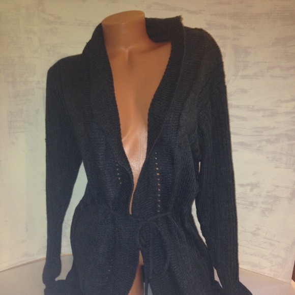 Sold @emmnemm maternity cardigan sw
