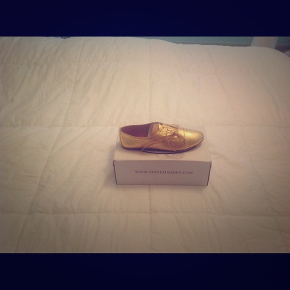 Steve Madden gold oxfords $23 PP