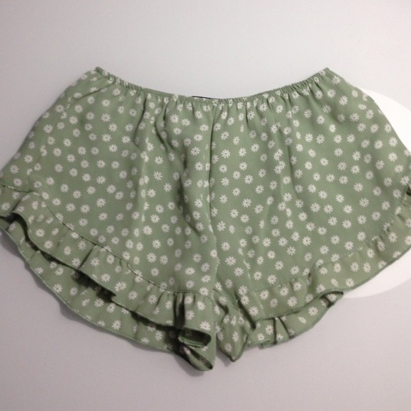 ❌SOLD Brandy melville vodis shorts (1left)